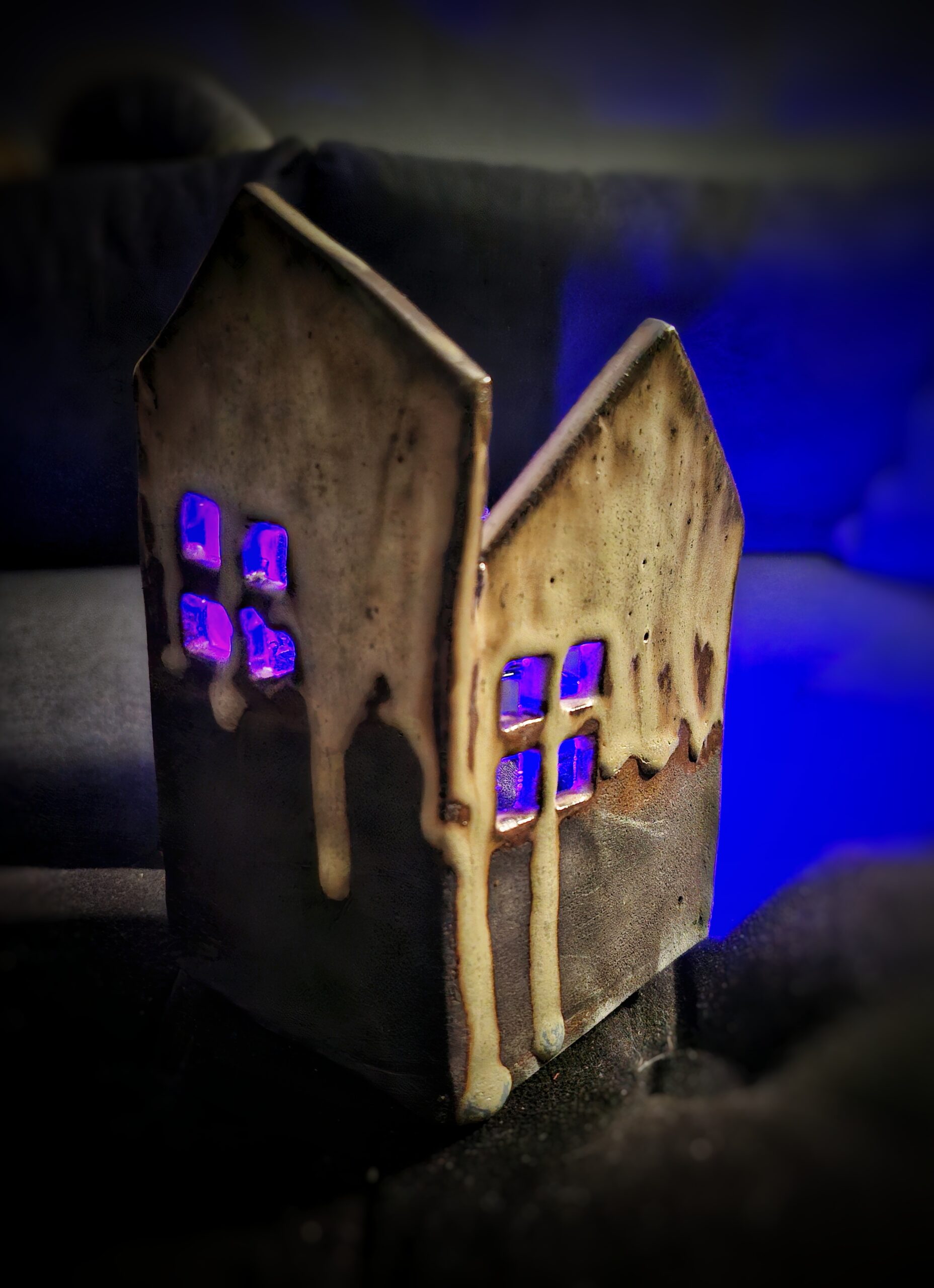 Świecznik - mroczny domek - obrazek 9