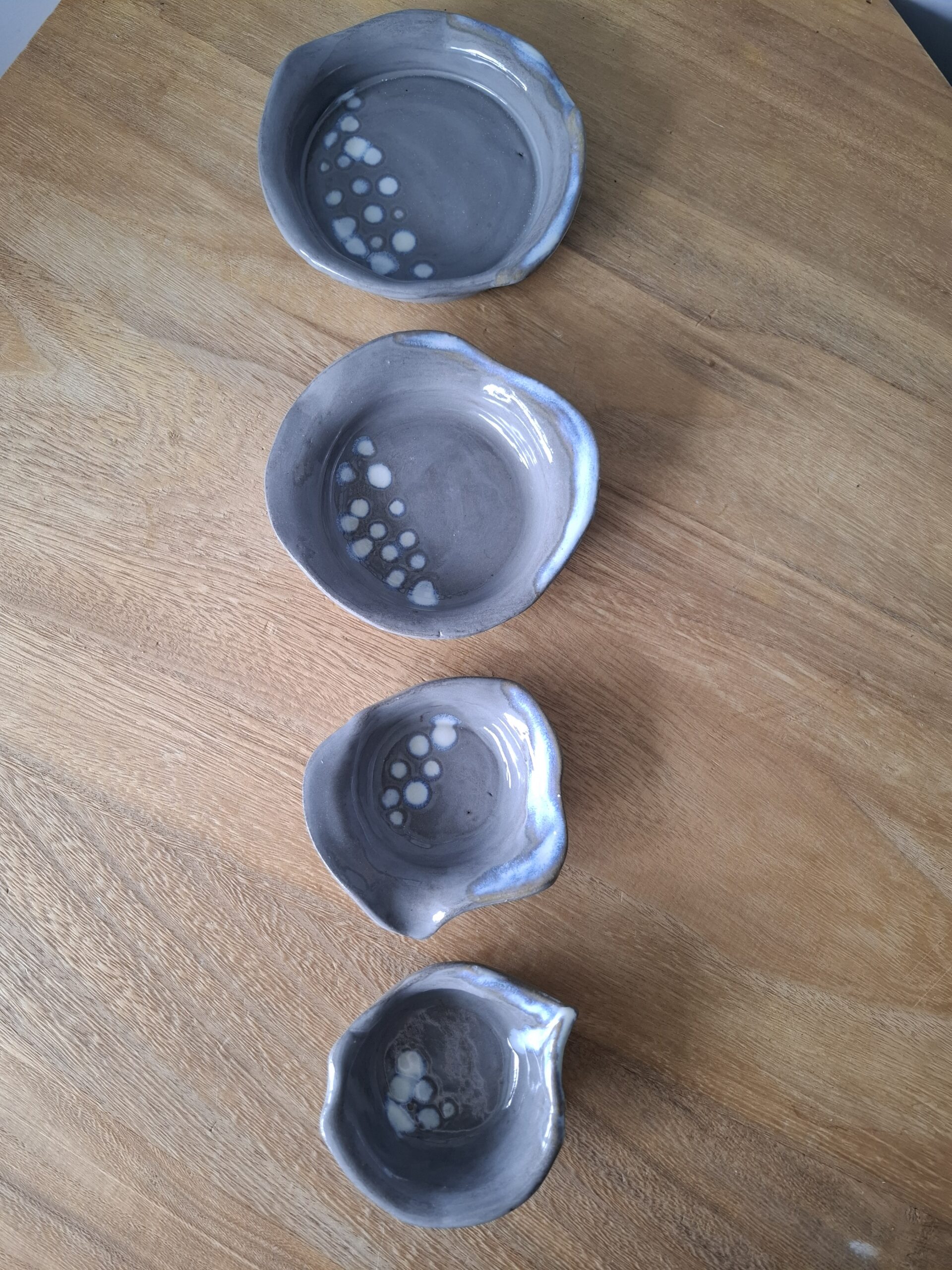 Zestaw szarych miseczek - obrazek 5