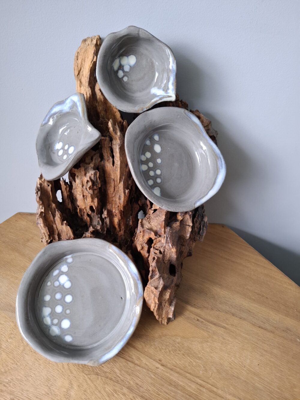 Zestaw szarych miseczek