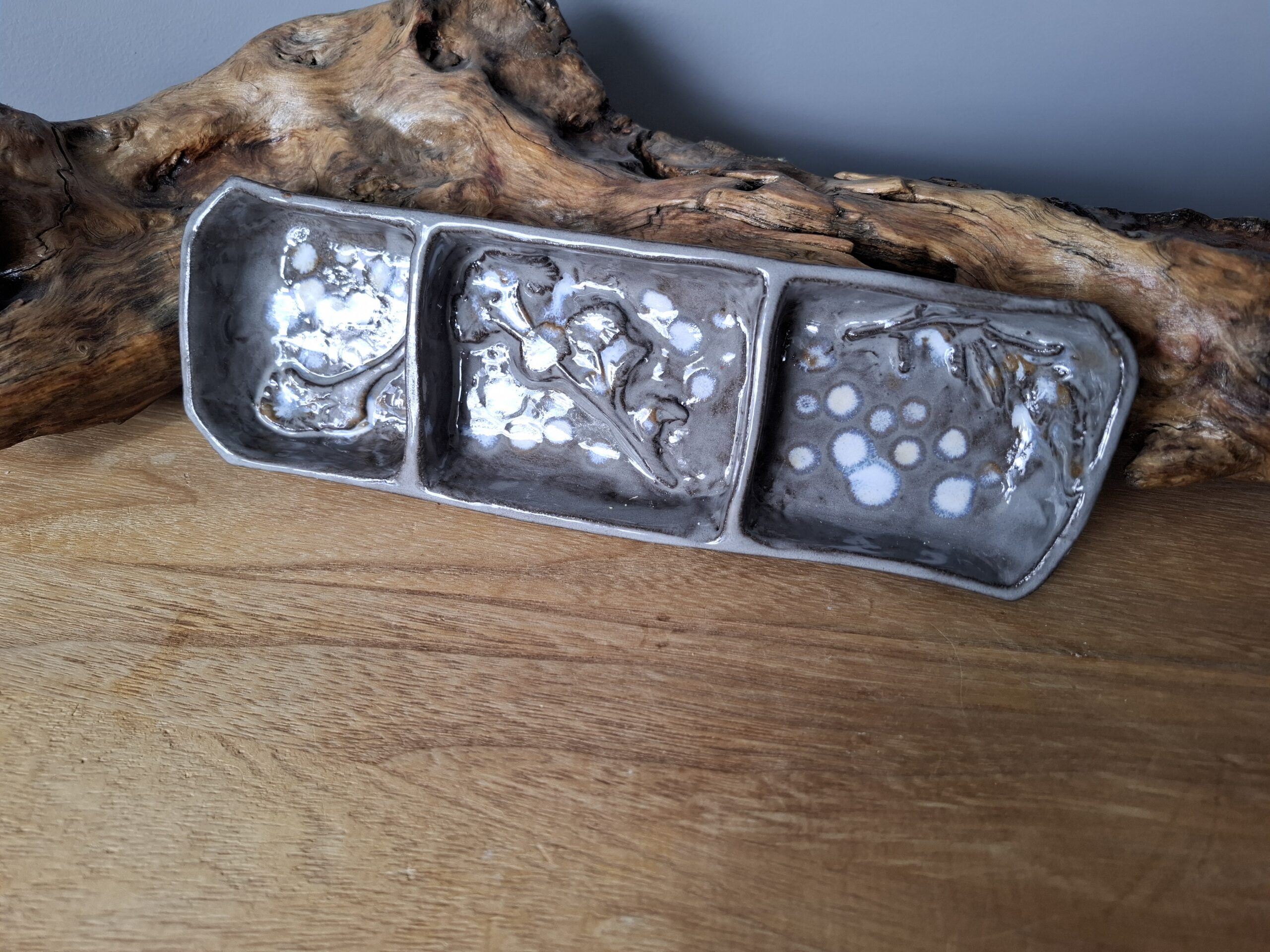 Podłużna miska w kwiaty z przegródkami - obrazek 4