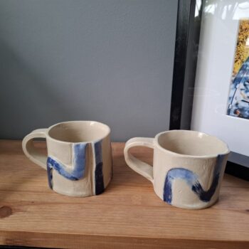 Kubki – niebieskie odwrócenie