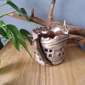 Świecznik – pasiasty domek