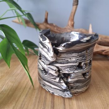Świecznik – pasiasty domek srebro