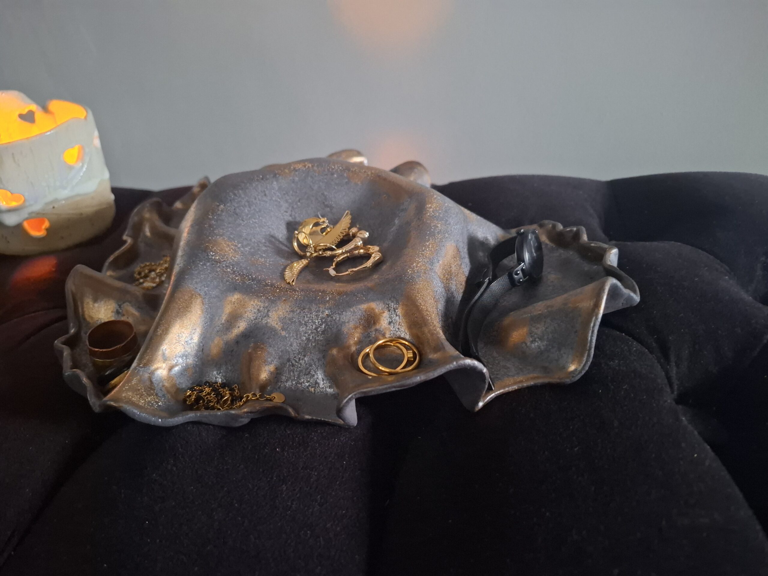 Złota fala - elegancka tacka na biżuterię - obrazek 7