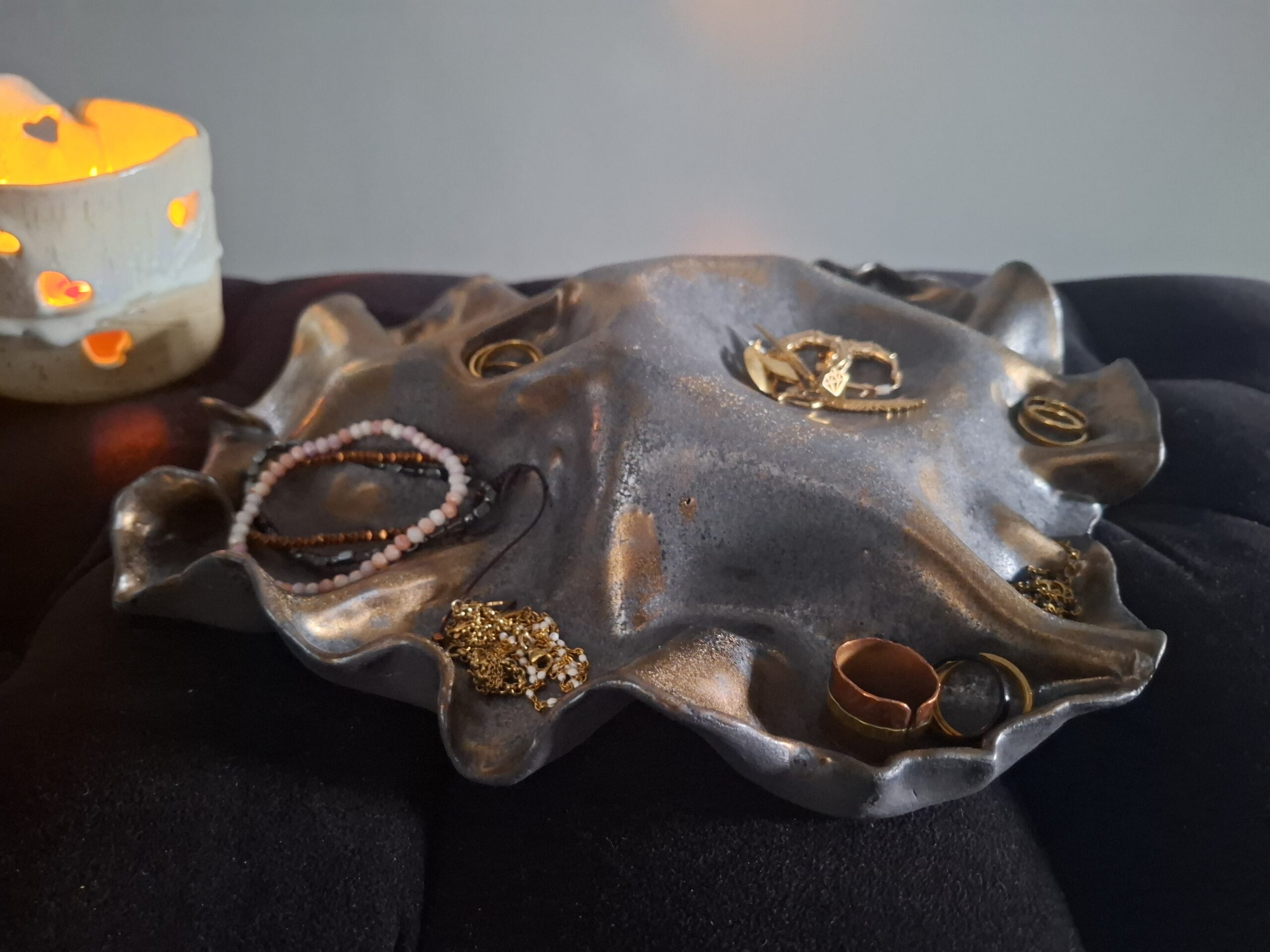 Złota fala - elegancka tacka na biżuterię - obrazek 6