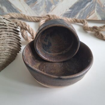 Zestaw rustykalnych miseczek