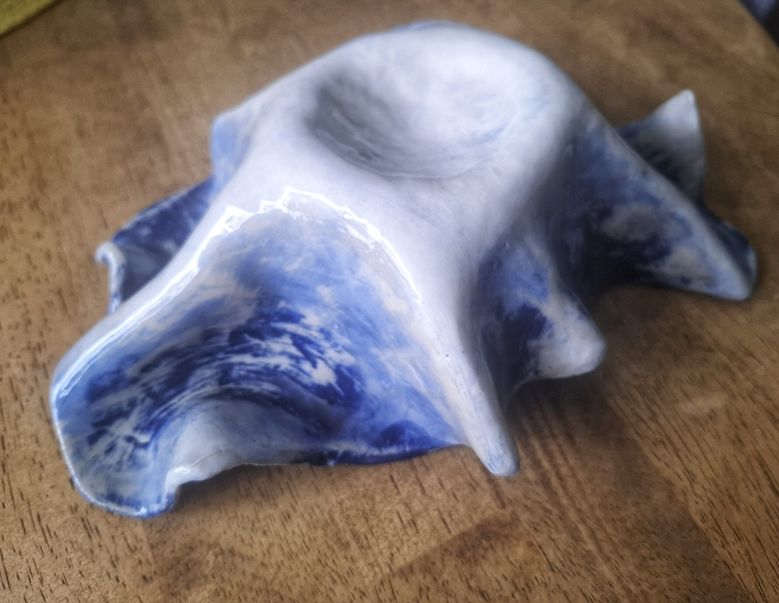 Niebieska fala - elegancka tacka na biżuterię - obrazek 3